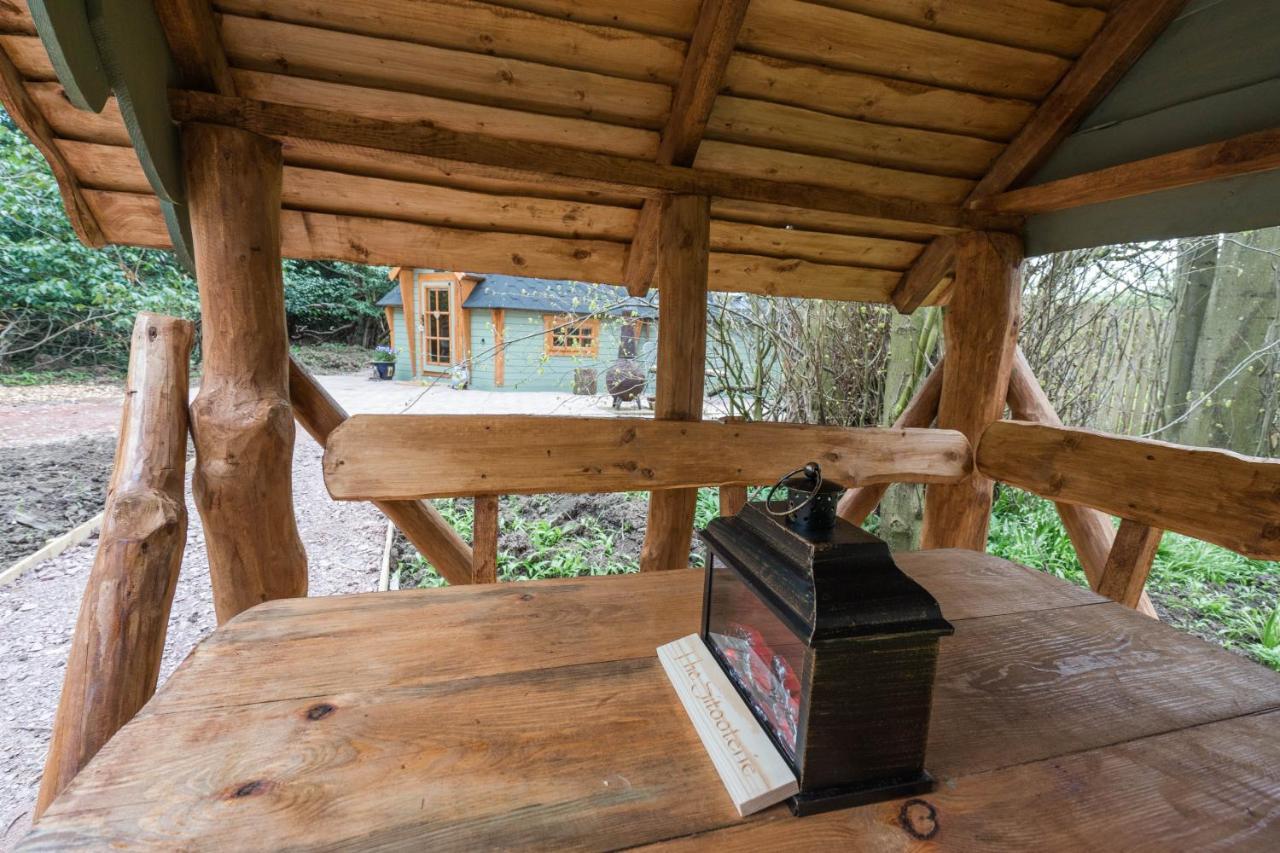 Cozy Carluke Lodge Retreat Exterior photo